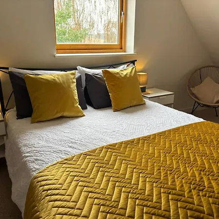 Tranquil Pond View Loft Retreat In Sudbury Apartman Bulmer