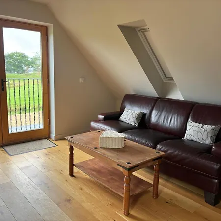 Tranquil Pond View Loft Retreat In Sudbury Apartmán *
